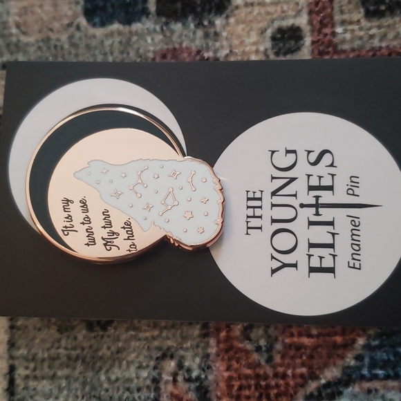 3/$25 Moon and Wolf Enamel Pin - Picture 1 of 2